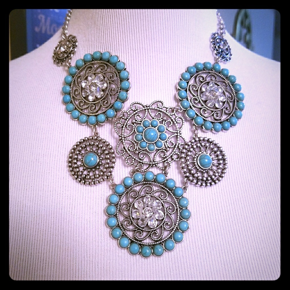 Statement necklace